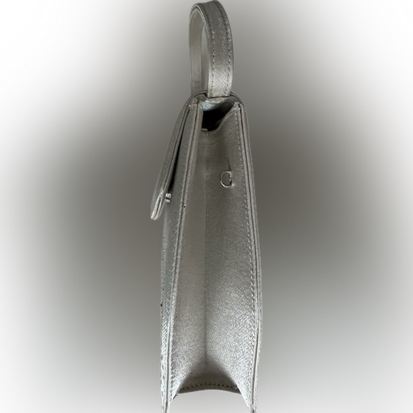 👛Explosion Oyster Sparkle Lame Handbag by Stuart Weitzman | Neutral Beige - Picture 6 of 15